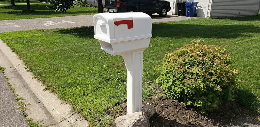 Mailbox installation for a residential curbside mailbox in Pembroke Pines, FL